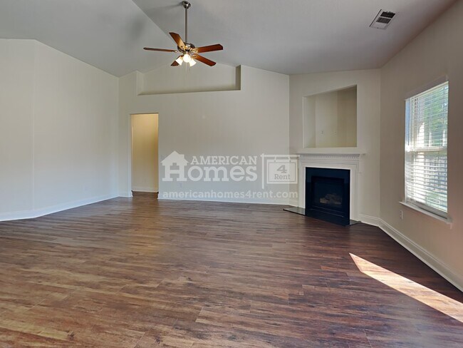 Building Photo - 430 Jewelwood Drive