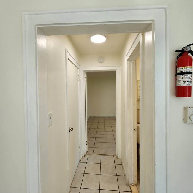 Foto del edificio - 27 Hillside Ave