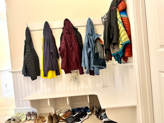 Foto del edificio - 27 Glenville Ave