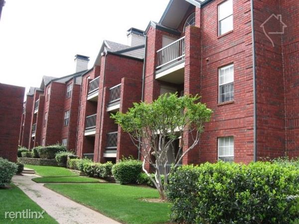 Building Photo - 1121 Amherst Dr