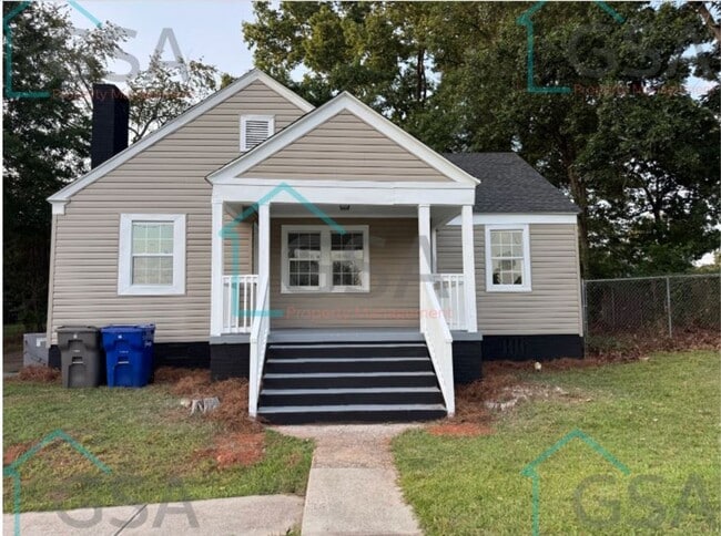 Building Photo - 694 Saxon Ave