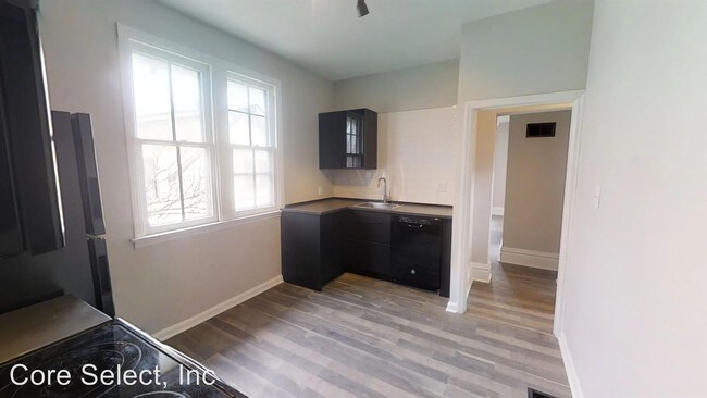 Building Photo - 1106 E Whittier St