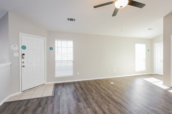 Building Photo - 1125 Browntop St