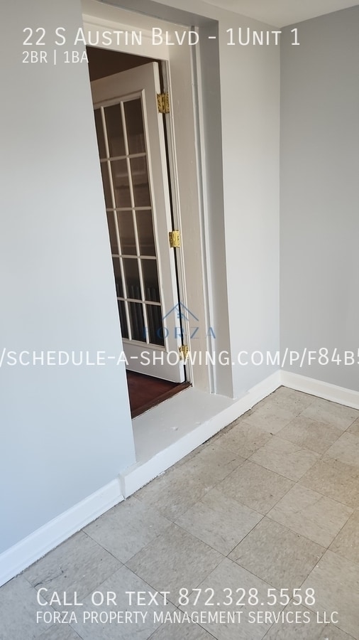 Foto del edificio - 22 S Austin Blvd