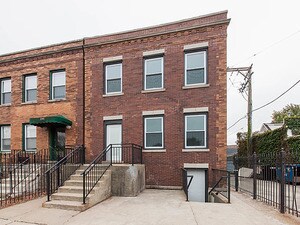 Foto principal - 2343 W Foster Ave