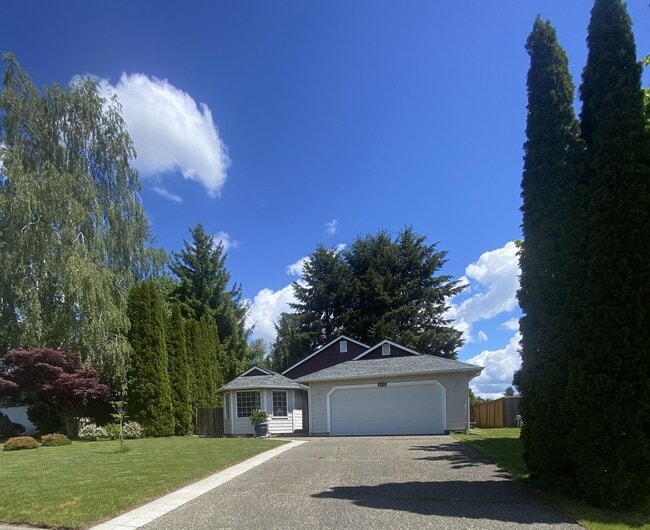 Foto del edificio - 6128 Thornbury Ct SE