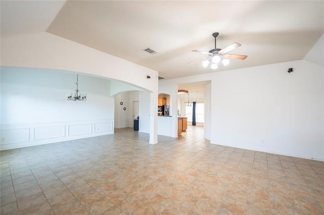 Foto del edificio - 7817 Laughing Waters Tr