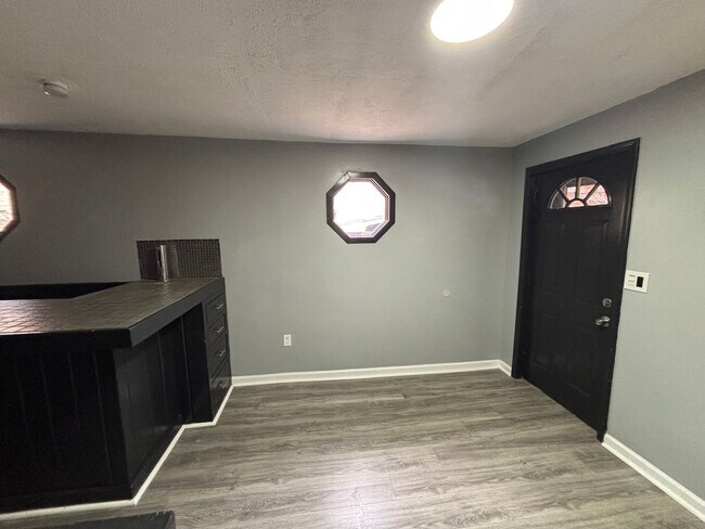 Foto del edificio - 3 bedroom 1.5 bathroom for rent in Arlington