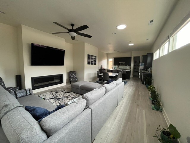 Building Photo - 1206 W Hopewell Dr