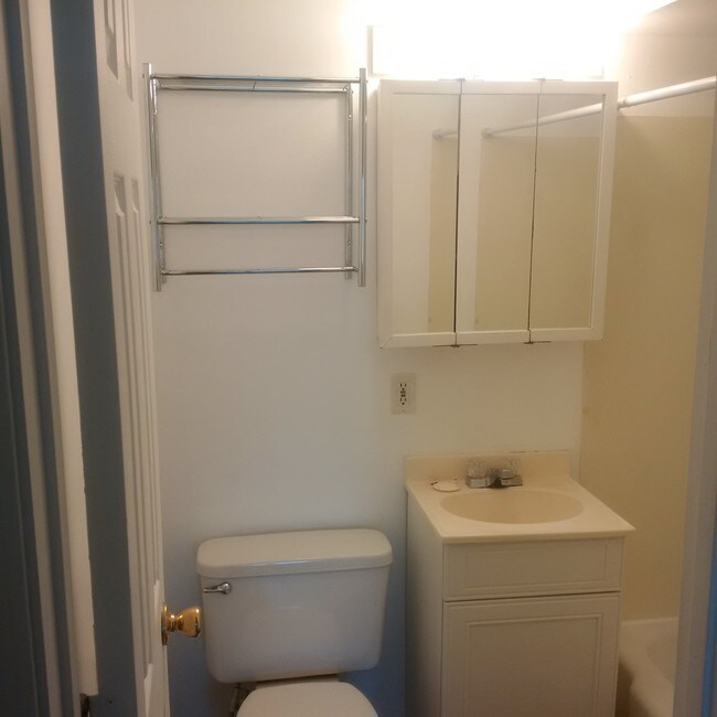 Foto del edificio - 315 Ridge Lane Dr