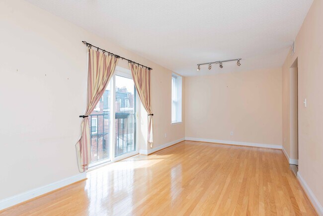 Foto del edificio - 2630 Adams Mill Rd NW