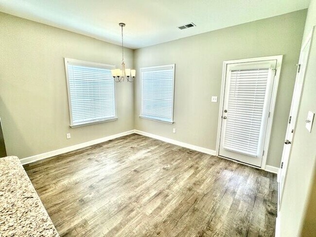 Foto del edificio - Now Leasing a 4-Bedroom 2.5 Home In Somerville, TN. Availalbe NOW!