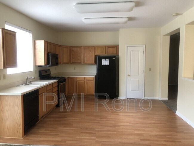 Building Photo - 3250 Sky Country Dr
