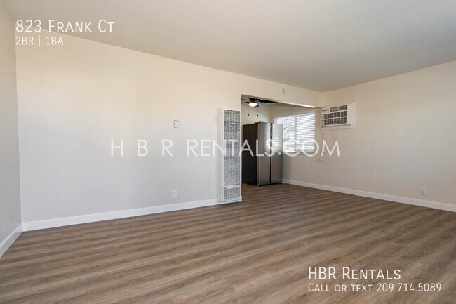 Foto del edificio - 823 Frank Ct