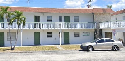 Building Photo - 135 SW 3rd Ave
