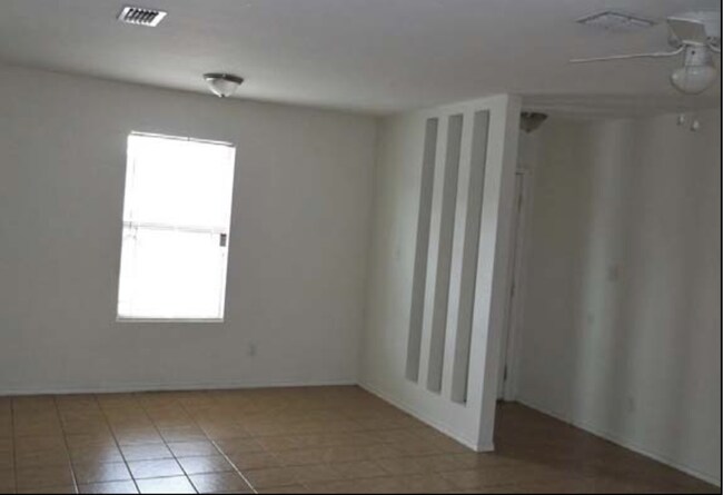 Foto del edificio - 4380 Boca Chica Blvd