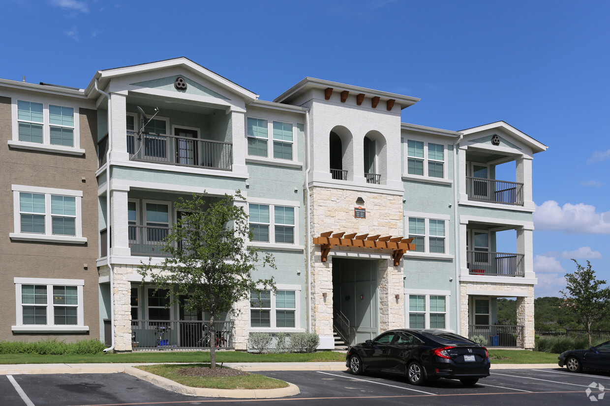 Brand New Apartments In Stone Oak