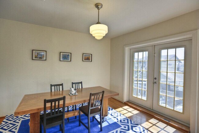 Building Photo - 1625 Hawthorne St