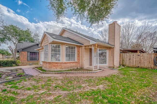 Foto del edificio - 9215 Golden Meadow Dr