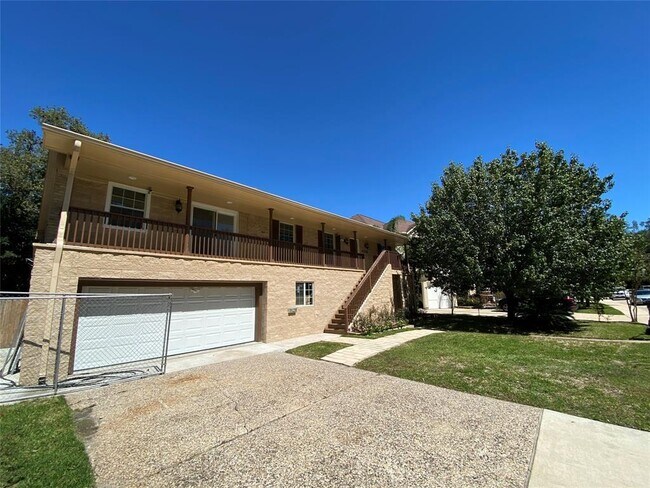 Foto del edificio - 4318 Breakwood Dr