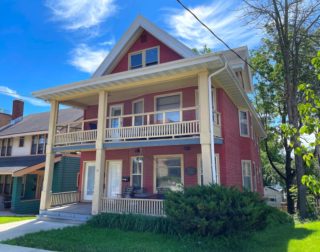 Primary Photo - 1623/5 Monroe St.