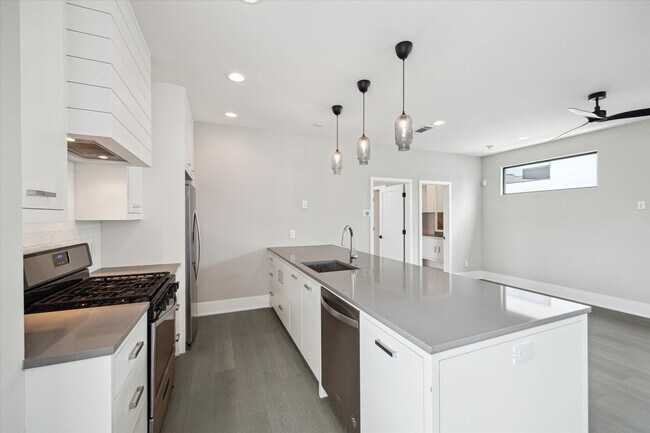Foto del edificio - 1015 E 27th St