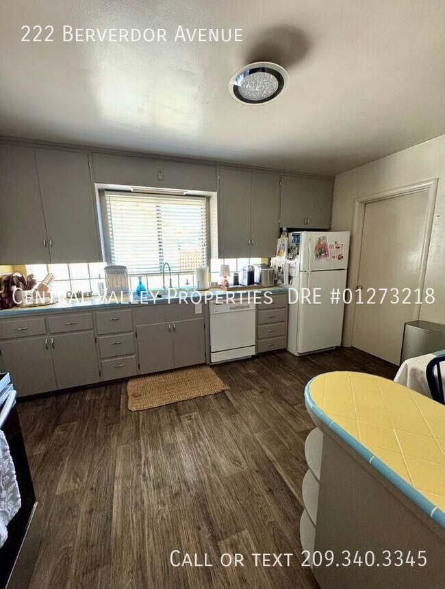 Foto del edificio - 222 Berverdor Ave