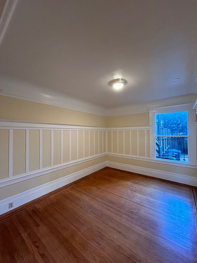 Foto del edificio - Two Bedroom Available Now in Noe Valley!!