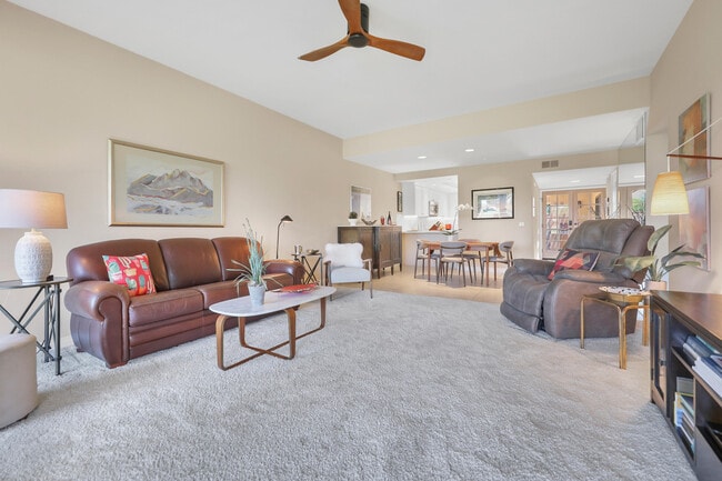 Foto del edificio - 48 Palma Dr