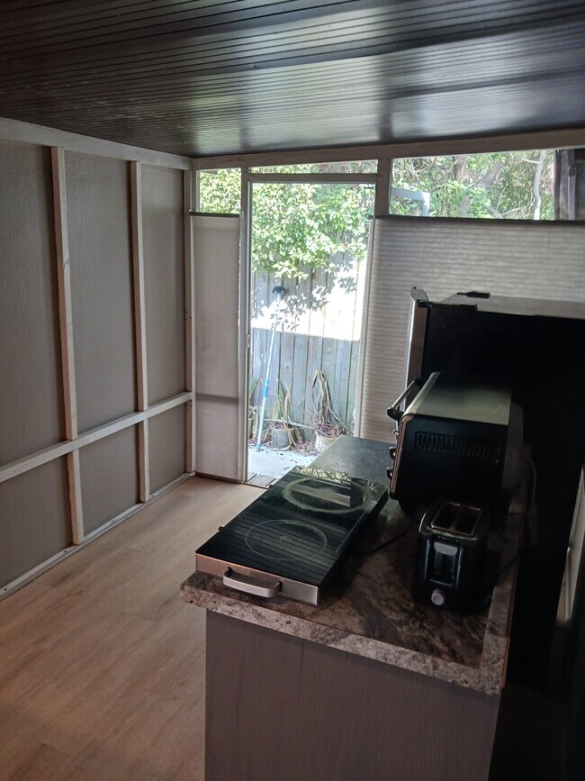 Foto del edificio - 2721 Sidney Ave