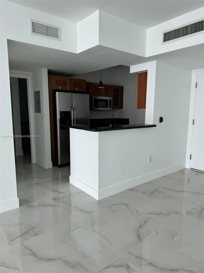 Foto del edificio - 186 SE 12th Terrace