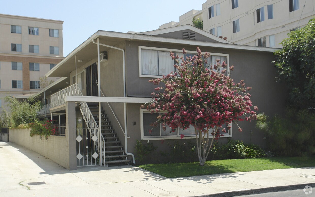 Primary Photo - 18 N 4th St