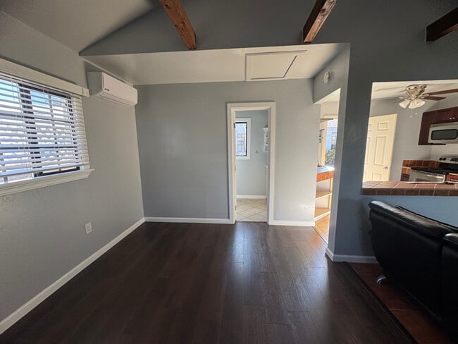 Foto del edificio - 3733 Mesa Vista Way