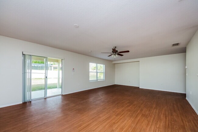 Foto del edificio - 2930 Breezy Meadow Rd