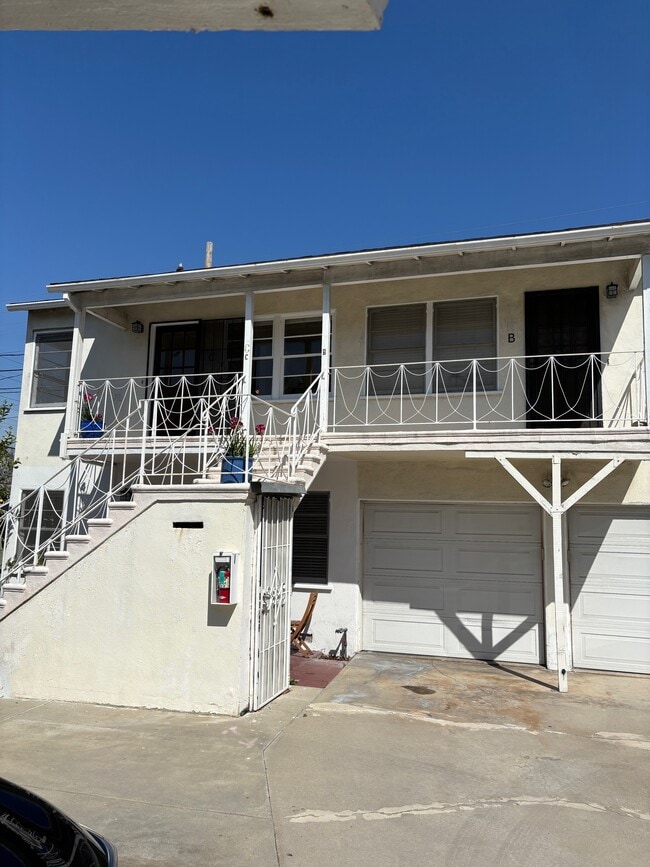Building Photo - 373 Myrtle St