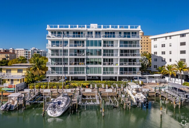 Building Photo - Harbor View