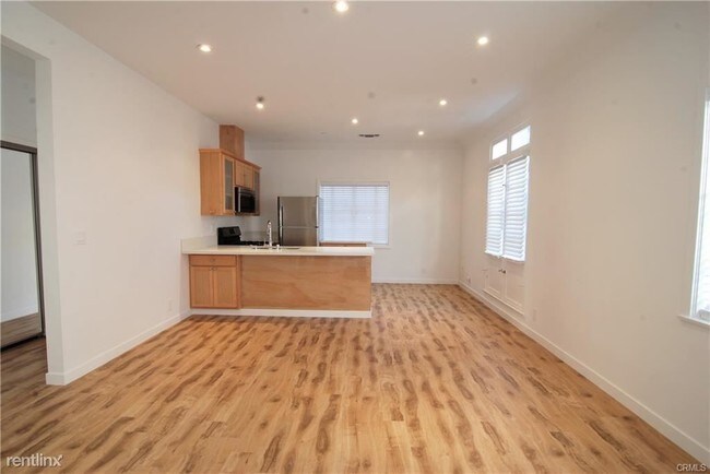 Building Photo - 2 br, 2 bath House - 748 1/2 S Ridgeley Dr