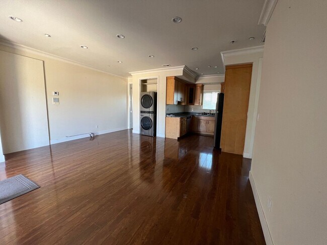 Photo - Hale Ave Apartment