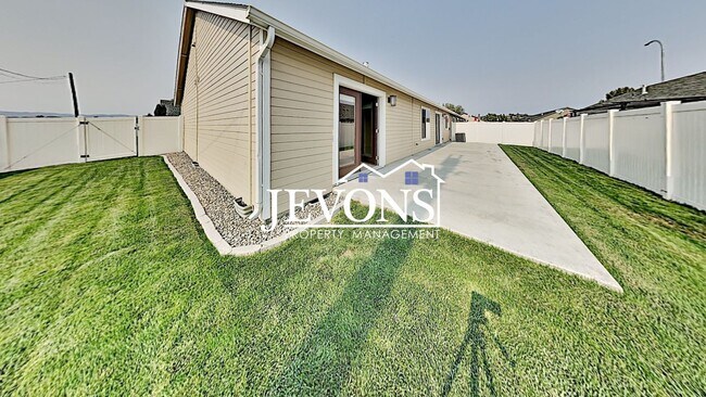 Foto del edificio - Coming soon! Beautiful single-family home in West Valley