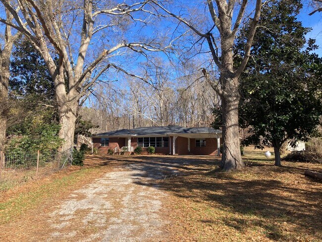 Foto del edificio - Minutes from Alexandria High School