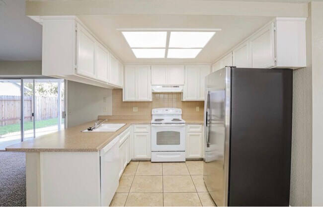 Foto del edificio - 18 Dempster Ct