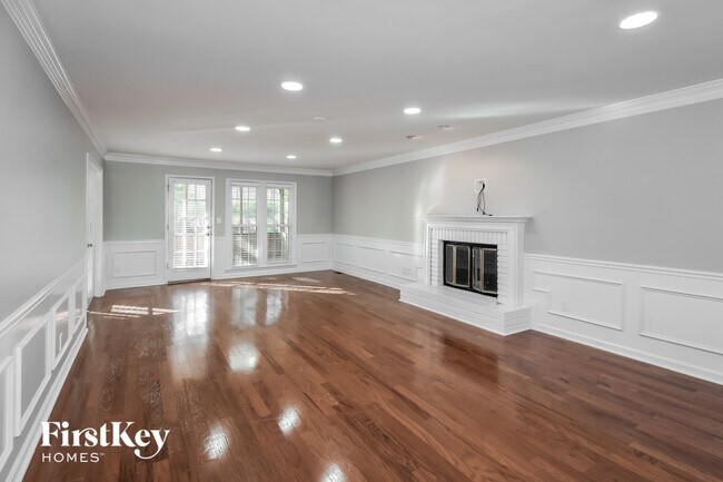 Building Photo - 3601 Robinson Walk Dr