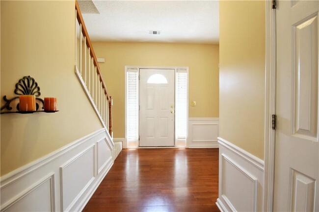 Building Photo - 3905 Lake Burton Dr NW