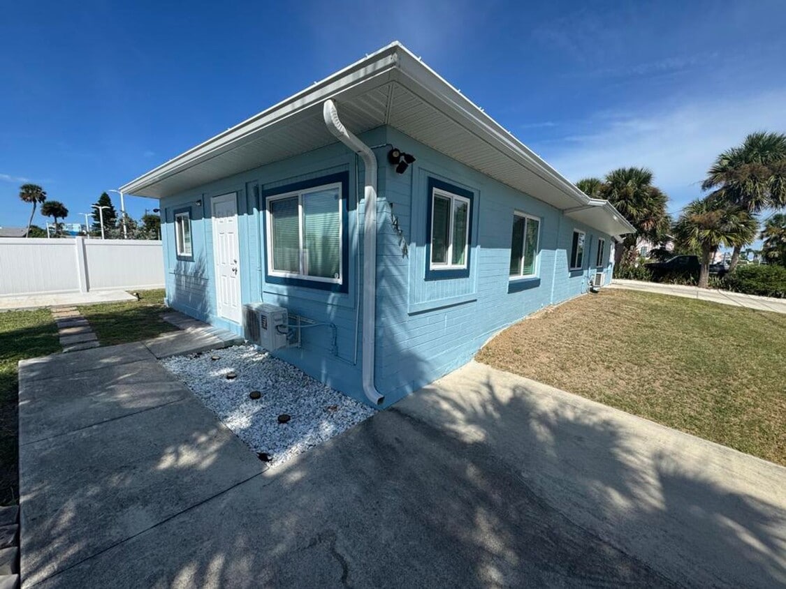 Primary Photo - 1/1 Duplex in Daytona Beach Shores