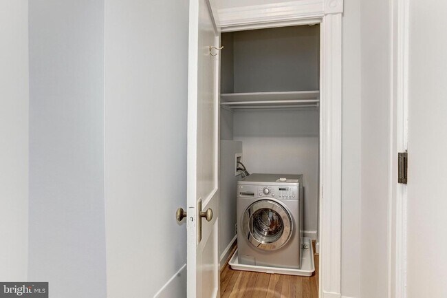 Foto del edificio - 3314 Mount Pleasant St NW