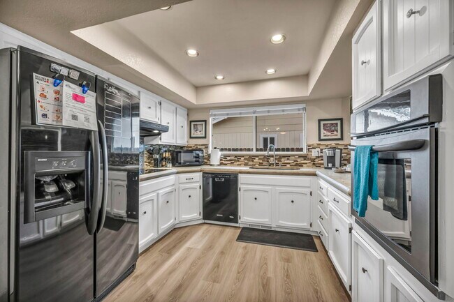 Foto del edificio - 1490 Foster Dr