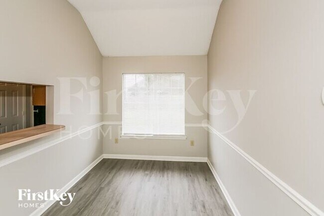 Foto del edificio - 5375 Crystal Oak Dr