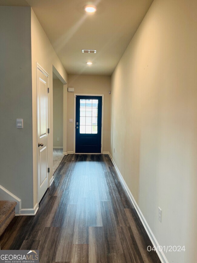 Building Photo - 242 Warbler Wy