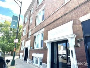Building Photo - 3403 W North Ave