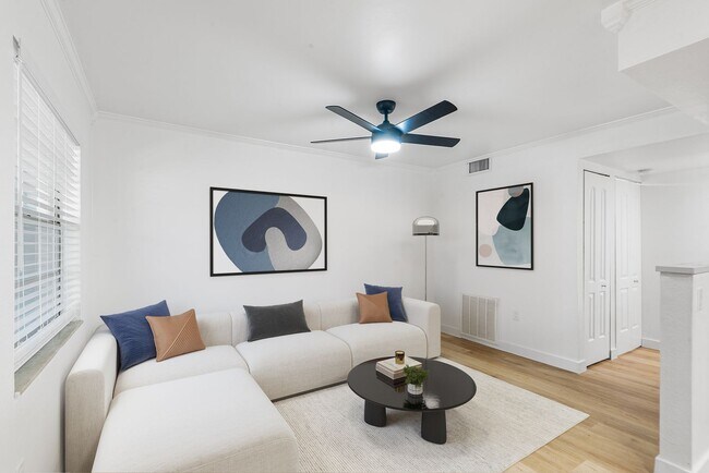 Foto del edificio - ONE BEDROOM APARTMENT AVAILABLE!